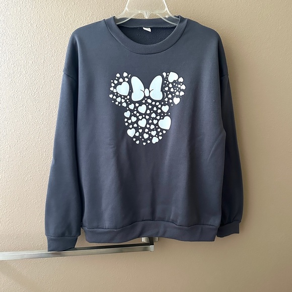 Tops - EUC Heart Minnie Mouse Sweatshirt